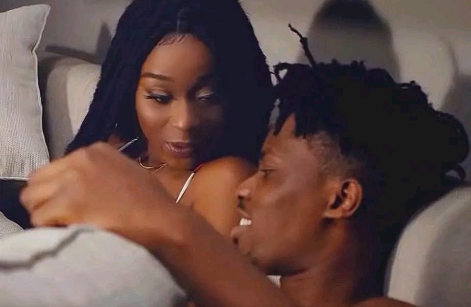 Kwesi Arthur and I dated from 2018 to 2021- Efia Odo finally confesses(video)